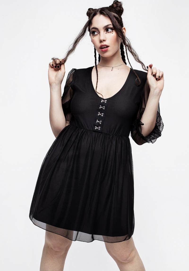 Disturbia Sisterhood Ruched Hook & Eye Mini Skater Šaty | OJ3142569